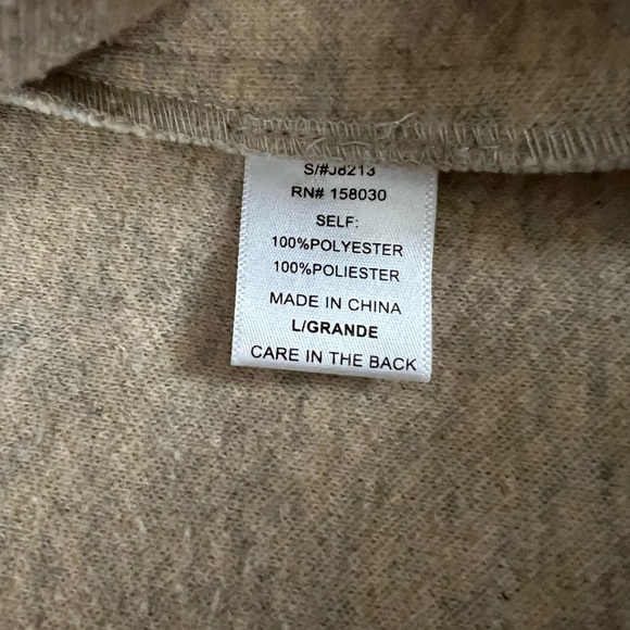 Women’s Cream Coat Size Large - Picture 7 of 8